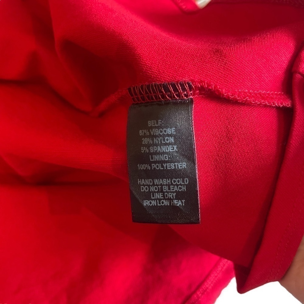 Euc Lulus formal/dressy sleeveless top, red, size medium. - Picture 11 of 12